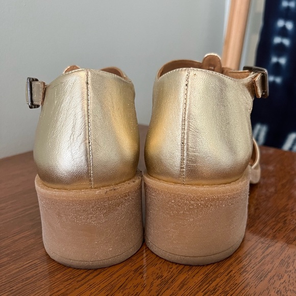 Classic French Shoe: Balzac Paris Light Gold Rosie Sandals - Picture 8 of 9